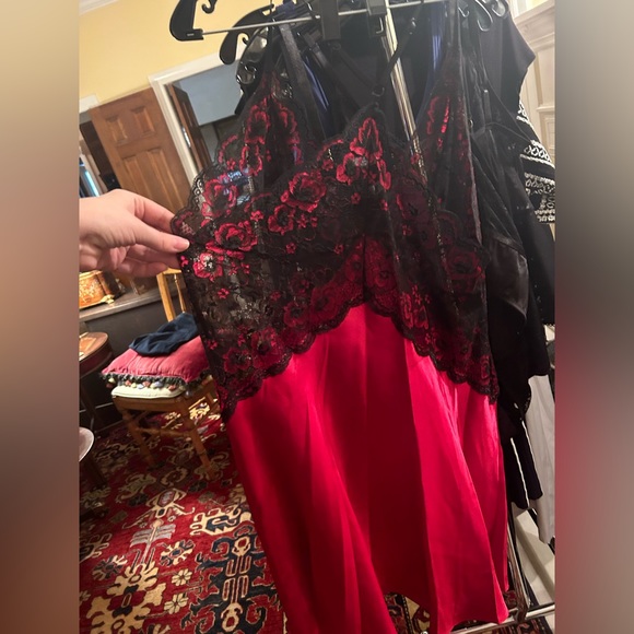 In bloom chemise racer back - Picture 2 of 3